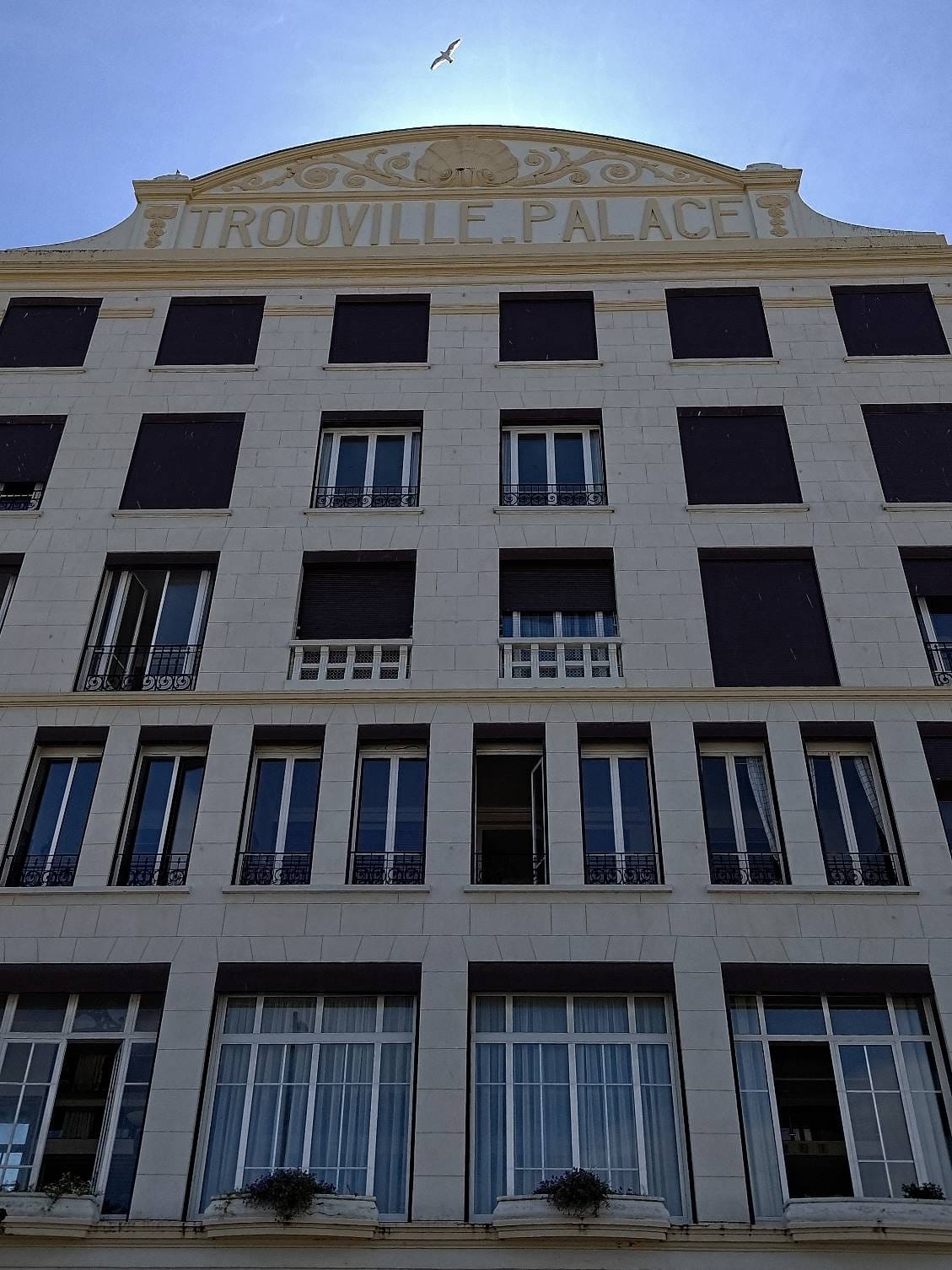 Deauville^4