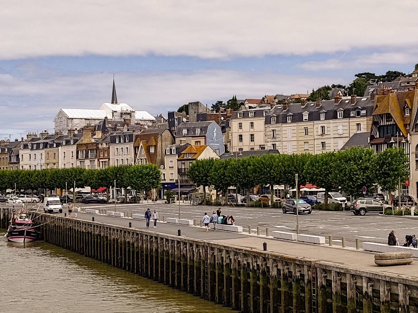 Deauville^4