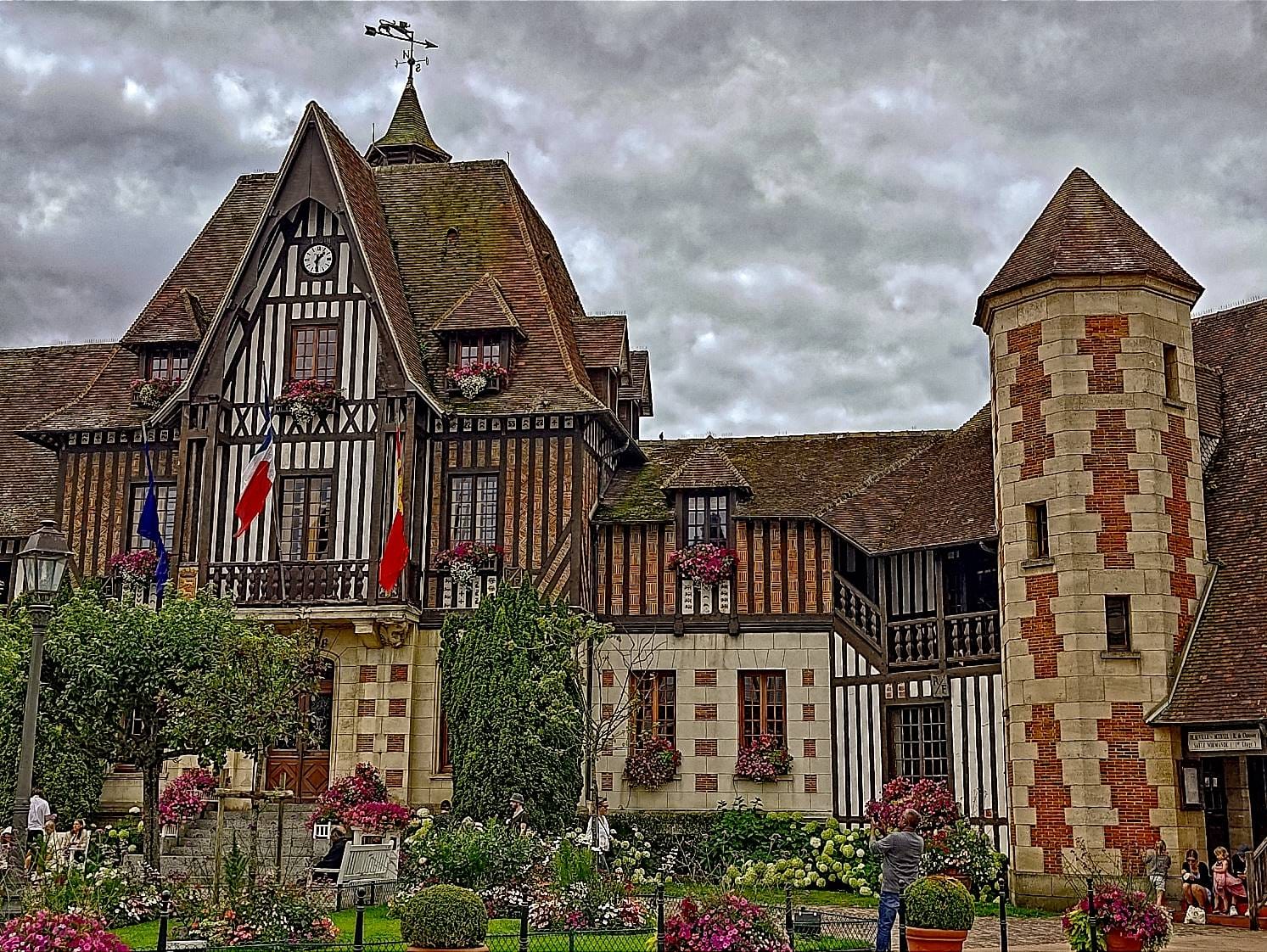 Deauville^4