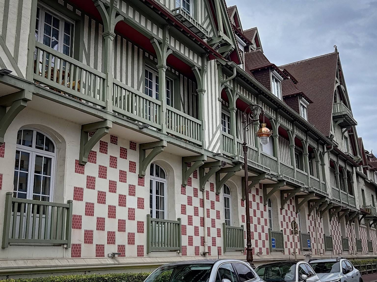 Deauville^4