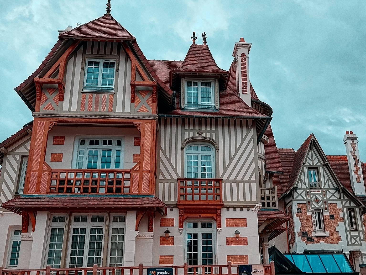 Deauville^4