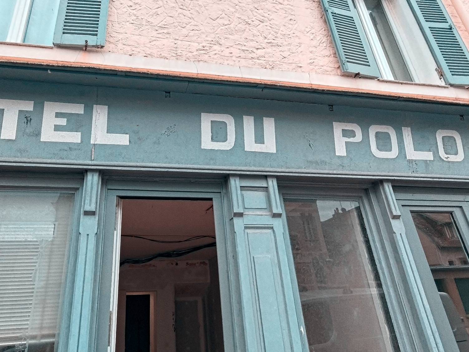 Deauville^4
