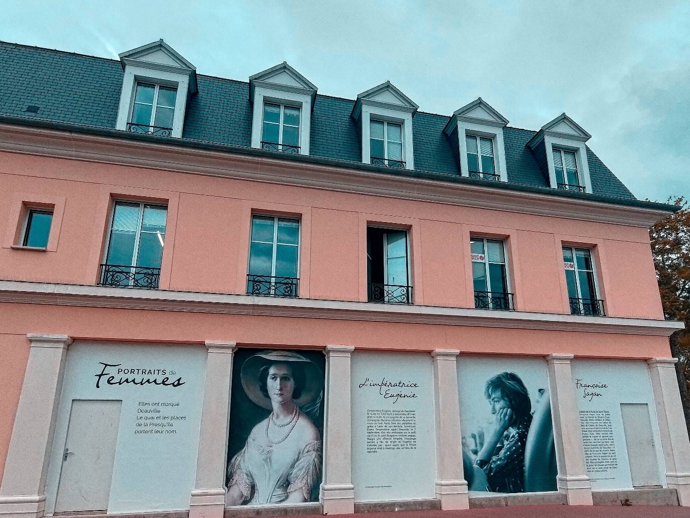 Deauville^4