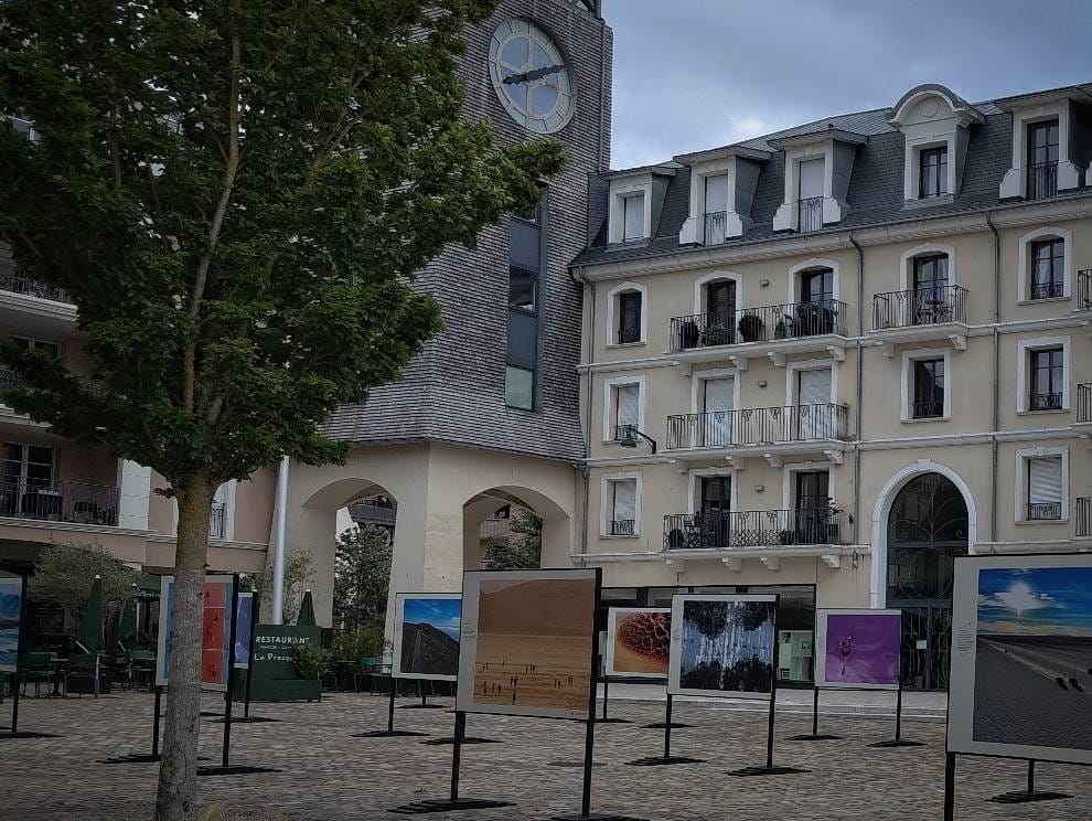 Deauville^4